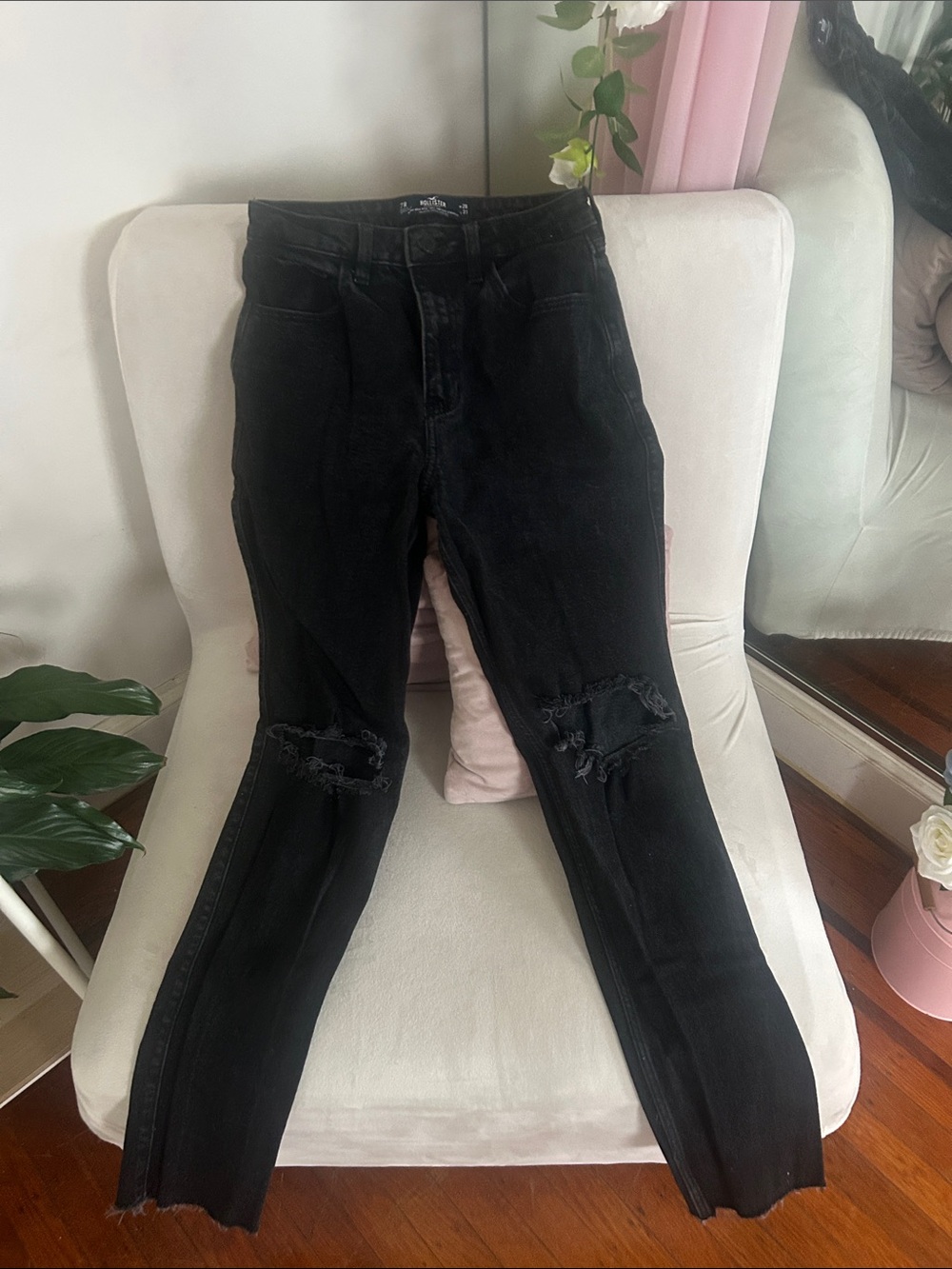 Hollister Black Straight-Leg Distressed Women's Jeans